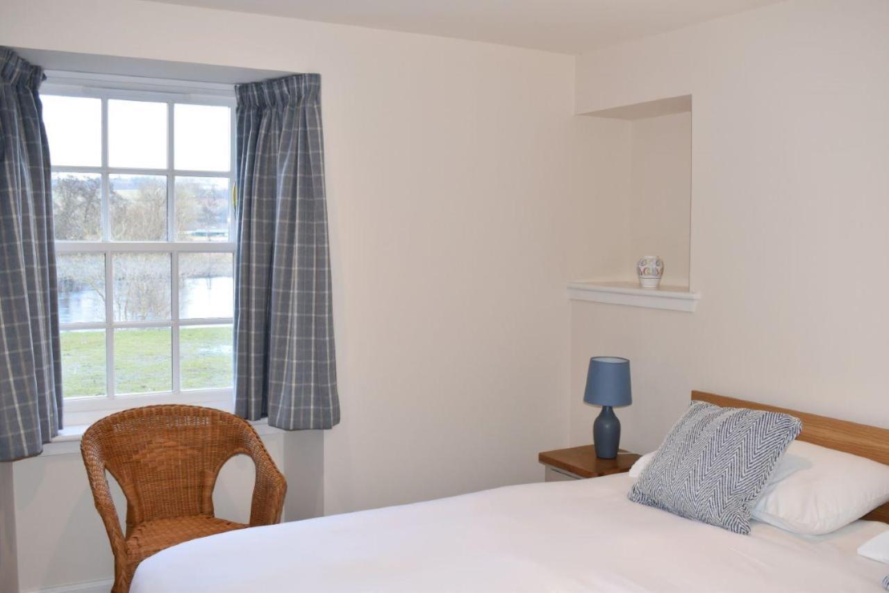 Heron Cottage, Port O Tay ピトロクリー エクステリア 写真